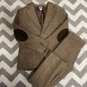 Tweed suit